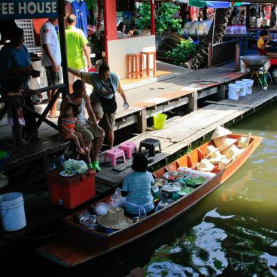 Taling Chan floating market