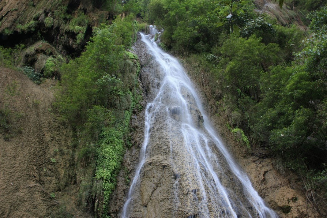 Thi Lor Su waterfall